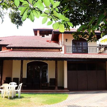 Gondolas Holiday Lanka Ragama المظهر الخارجي الصورة