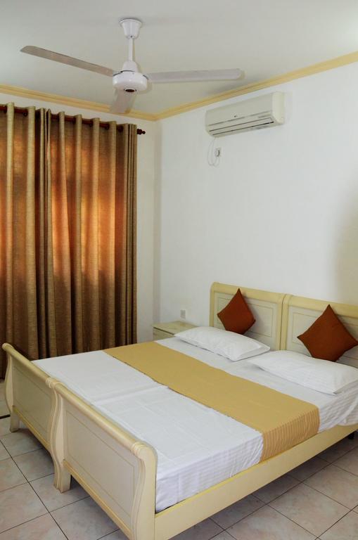 Gondolas Holiday Lanka Ragama المظهر الخارجي الصورة