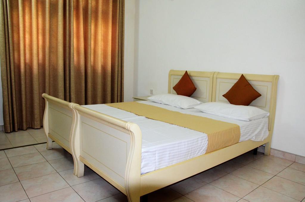 Gondolas Holiday Lanka Ragama المظهر الخارجي الصورة