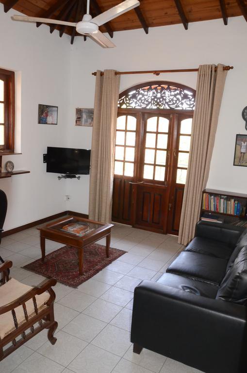 Gondolas Holiday Lanka Ragama المظهر الخارجي الصورة